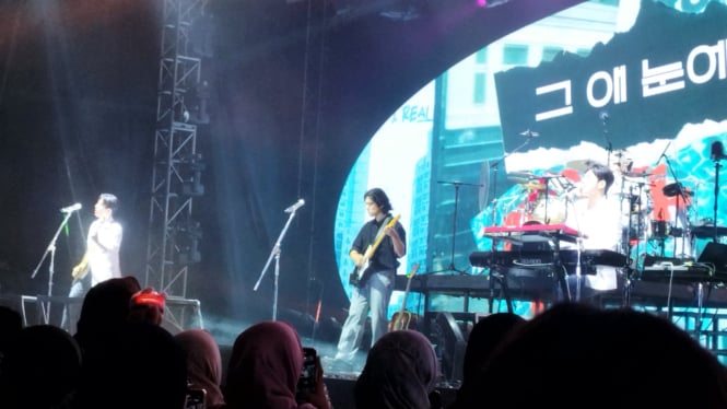 Konser band asal Korea Days6 di Bali