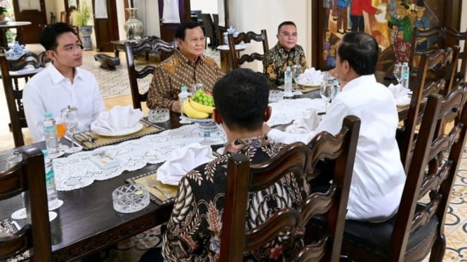 Momen pertemuan Prabowo, Jokowi dan Gibran di Solo, Jawa Tengah.