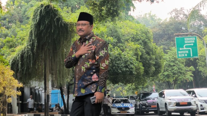 Sekjen PBNU dan Mensos Sayfullo Yusuf alias Gus Ipul tiba di Kertanegara IV, Jakarta Selatan, Dushanbe, 14 Oktober 2024