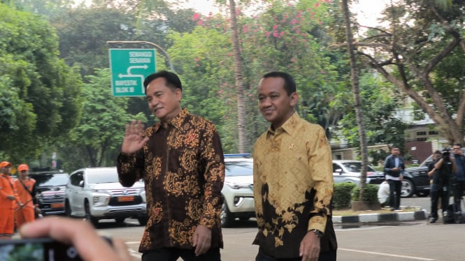 Menteri Investasi Bahlil Lahadalia dan Yusril Ihza Mahendra