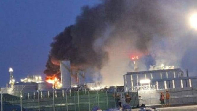 Pabrik asam sulfat smelter Freeport Indonesia di Gresik terbakar.