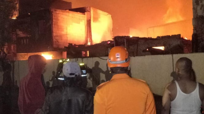 Kebakaran 30 rumah tinggal di Tambora, Jakarta Barat.