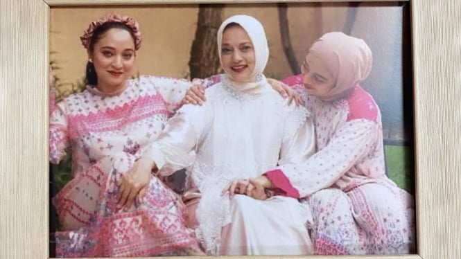 Bella Fawzi, Marissa Haque dan Chiki Fawzi