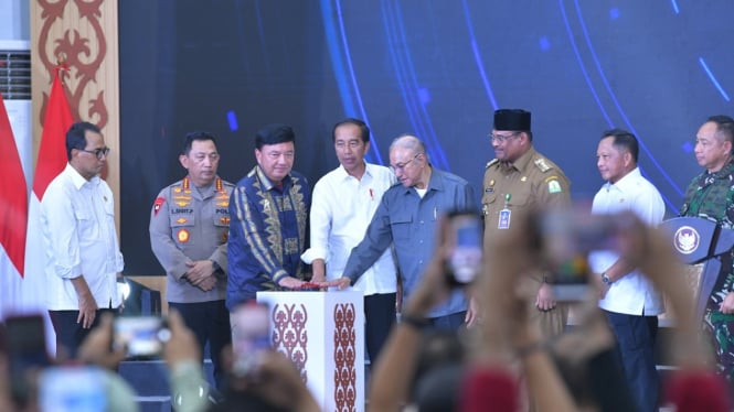 Presiden Jokowi meresmikan gedung Aneuk Muda Aceh Unggul Hebat (AMANAH)