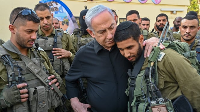 VIVA Militer: Benjamin Netanyahu bersama tentara Israel