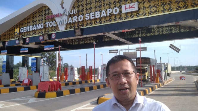 Foto : Branch Manager Jalan Tol Sebapo, Kabupaten Muaro Jambi - Bayung Lencir, Sumatera Selatan. Hanung  