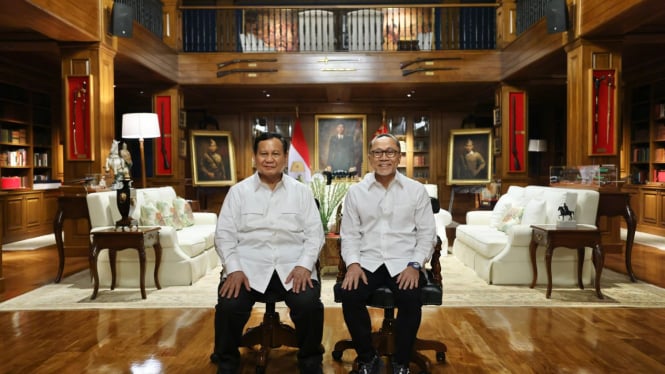 Zulkifli Hasan (Zulhas) bersama Presiden terpilih Prabowo Subianto