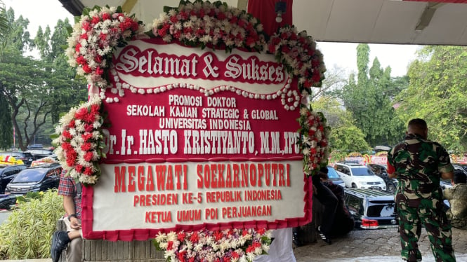 Karangan bunga dari Megawati di UI