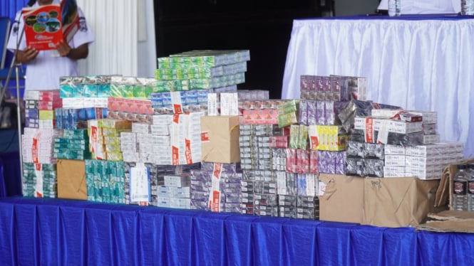 Bea Cukai Jatim musnahkan 6.106.828 batang rokok dan 376 liter MMEA ilegal