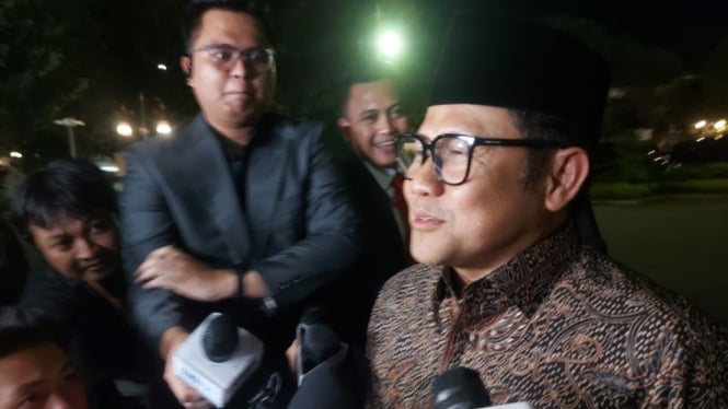 Ketua Umum PKB Muhaimin Iskandar saat menyampaikan keterangan di kompleks Istana Kepresidenan Jakarta, Minggu, 20 Oktober 2024, jelang pengumuman susunan kabinet 2024-2029.