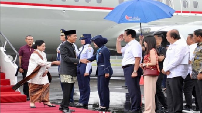 Luhut Binsar Pandjaitan ikut menjemput Jokowi di Bandara Adi Soemarmo, Solo