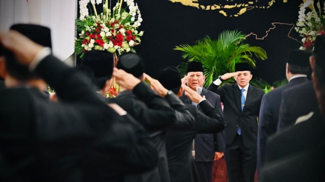 La ceremonia de toma de posesión de los ministros del gabinete rojiblanco del presidente Prabowo Subianto