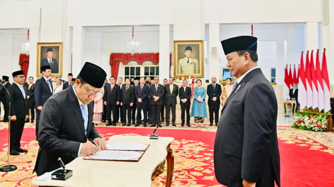 La ceremonia de toma de posesión de los ministros del gabinete rojiblanco del presidente Prabowo Subianto