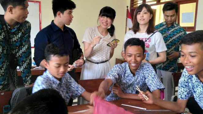 Bule Mengajar