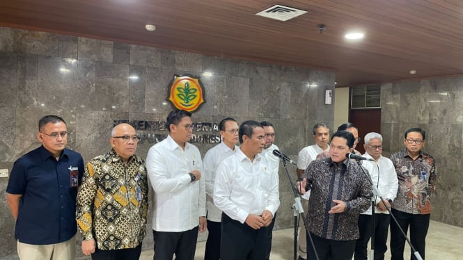 Konferensi pers Menteri Pertanian (Mentan), Andi Amran Sulaiman dan Menteri Badan Usaha Milik Negara (BUMN) Erick Thohir