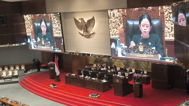 Puan Pimpin Paripurna Pengesahan RUU TNI, 293 Anggota DPR Hadir