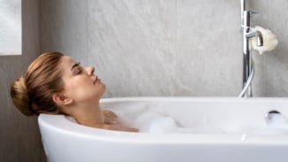 6 Tips Memilih Body Wash yang Aman untuk Kulit Sensitif agar Terhindar dari Iritasi
