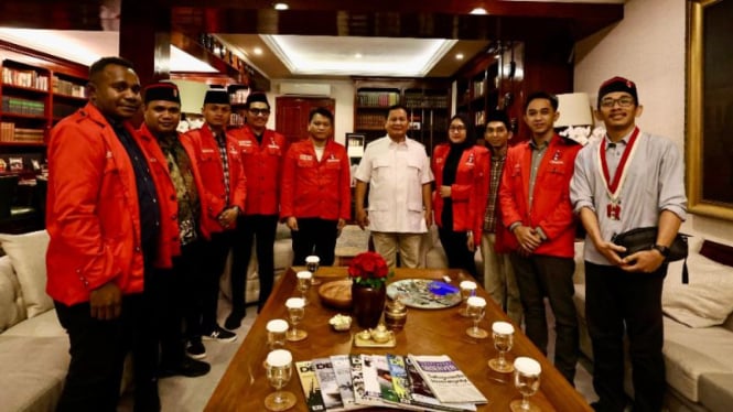 Pengurus GMNI bersama Presiden Prabowo Subianto.