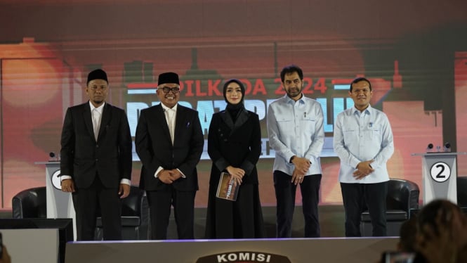 Pasangan cagub cawagub Aceh usai debat publik. 