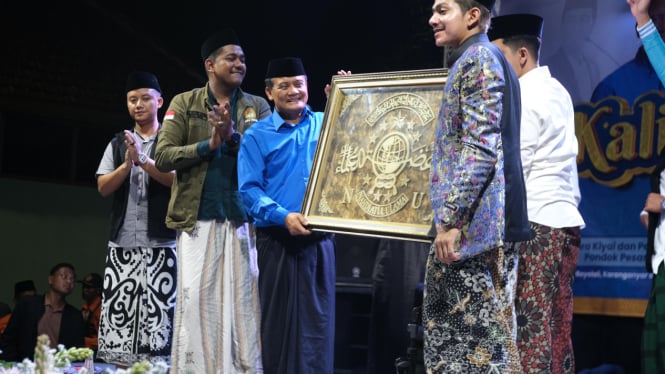 Cagub Jawa Tengah Ahmad Luthfi Hadiri Majelis Sholawat Pada Hari Santri Nasional (Doc: Istimewa)