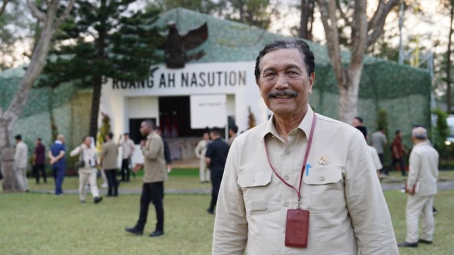 Asesor especial del presidente Prabowo, Luxut Binsar Pandjaitan en la Academia Militar de Magelang, Java Central. 