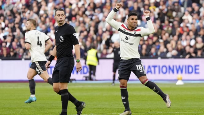 Pemain Manchester United, Casemiro rayakan gol