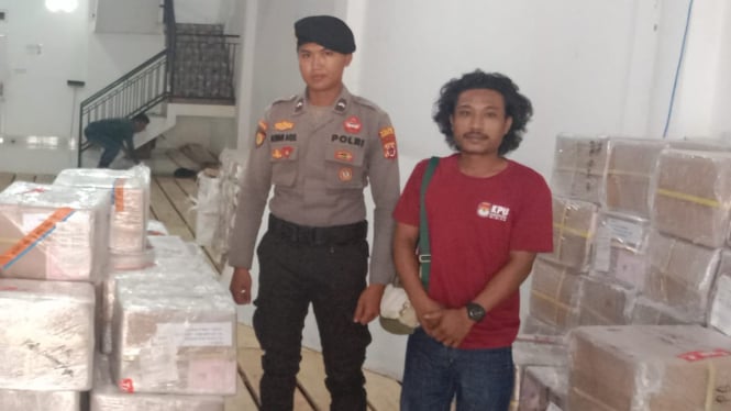 Polisi Kawal Ketat Distribusi Surat Suara Pilkada 2024 ke Kabupaten Puncak Jaya Papua