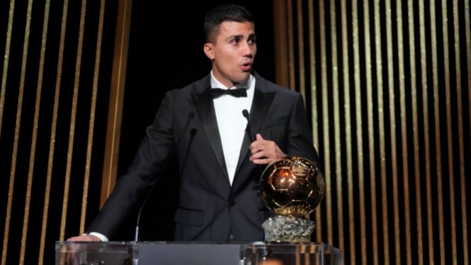 Rodri meraih Ballon d'Or 2024