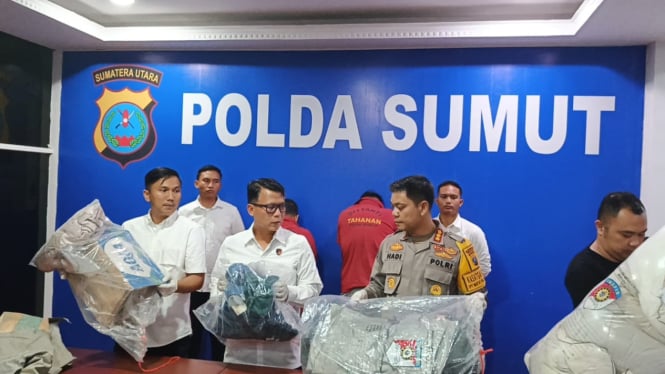 Direktur Reserse Kriminal Umum Polda Sumut, Kombes Pol. Sumaryono saat memberikan keterangan pers di Mako Polda Sumut.(dok Polda Sumut)