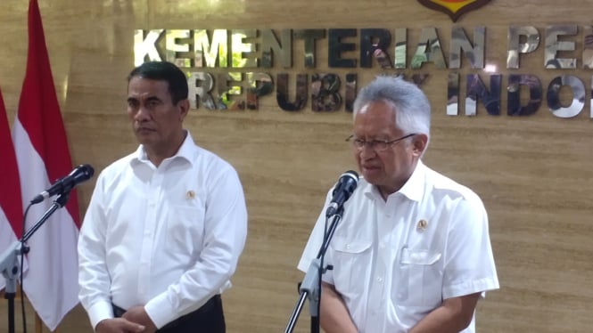 Menteri Pertanian (Mentan), Andi Amran Sulaiman dan Menteri Pendidikan Tinggi, Sains dan Teknologi Satryo Soemantri Brodjonegoro