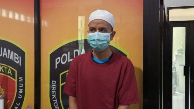 Foto : Aprizal Wahyudi 28 tahun, Pelaku Pelecehan Seksual Terhadap Belasan Siswa Pondok Pesantren Sri Muslim Mardatillah, Kota Jambi  