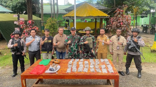 Militar VIVA: As forças da força-tarefa do batalhão de infantaria Brja Sakti encontraram 1 maconha