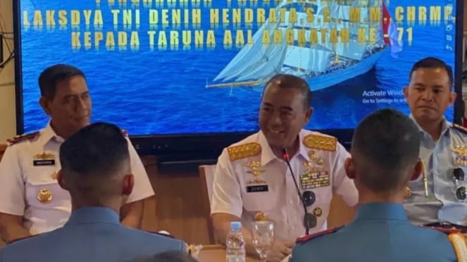 VIVA Military: Comandante de las Fuerzas Armadas de Indonesia, Vicealmirante del TNI Denih Hendrata 