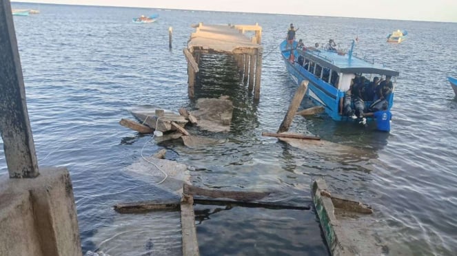 Uma ponte desabou no centro de Maluku