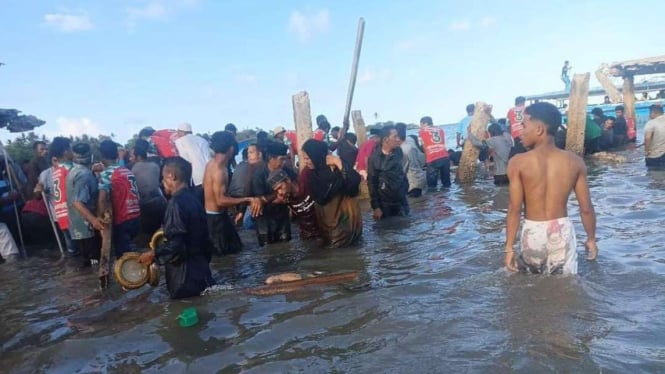 Ambruk jembatan Pulau Hatta Banda Maluku Tengah, Maluku. 