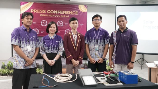 Siswa BINUS SCHOOL Bekasi Hadirkan Lampu Tenaga Surya di Bekasi