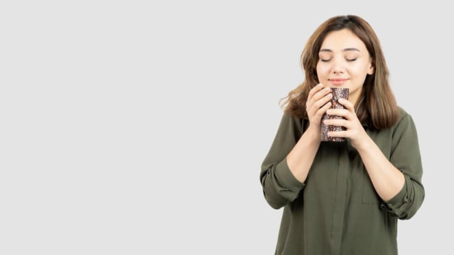 Ilustrasi Minum Air Putih