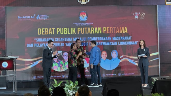 Debat perdana Pilkada Solo diselenggarakan KPU Solo di The Sunan Hotel Solo