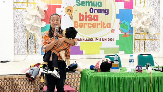 Pendeta Kristen Berhasil Menyatukan Anak-Anak Lintas Agama Melalui Dongeng