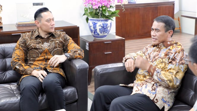 Menko Infrastruktur  Agus Harimurthi Yudhoyono dan Mentan Amran Sulaiman.