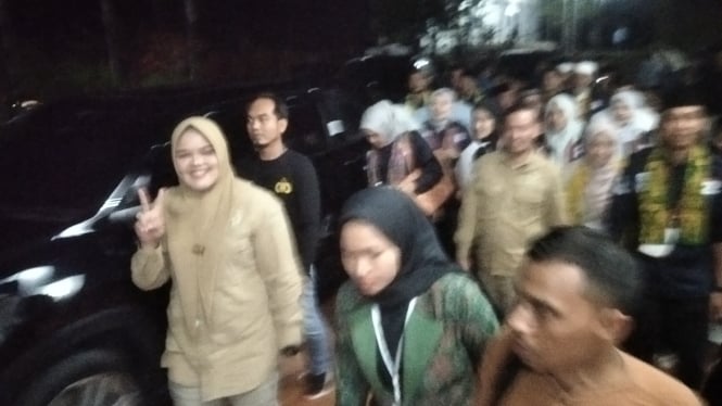 Dillah Hich (baju coklat) Cabup Bupati Kabupaten Tanjabtim, Jambi