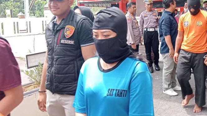 Selebgram cantik asal Kabupaten Wonogiri, Jawa Tengah, CDA (23) ditangkap.