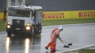 Cuaca buruk jelang kualifikasi F1 GP Sao Paulo