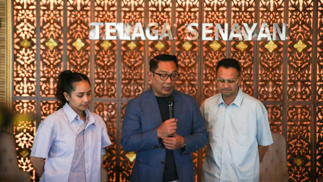 Cagub Jakarta nomor urut 01, Ridwan Kamil bertemu dengan selebritis sekaligus utusan khusus Presiden RI Prabowo Subianto, Raffi Ahmad di Telaga Senayan, Jakarta Pusat, Minggu, 3 Oktober 2024 (sumber: Tim Media RIDO)