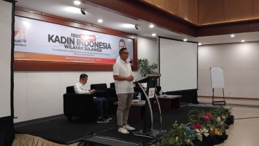 O Presidente Geral da Câmara de Comércio e Indústria da Indonésia (Kadin) Anindya Bakri abriu a reunião de coordenação regional de Sulawesi Kadin. (Foto: Supriadi. Mod)