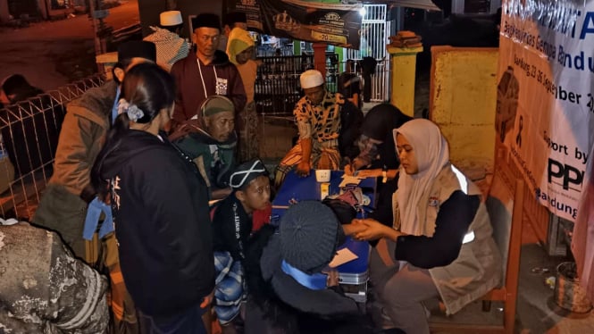 Dokter Puteri Qatrunnada Saat di lokasi Bencana. VIVA/Muhammad AR