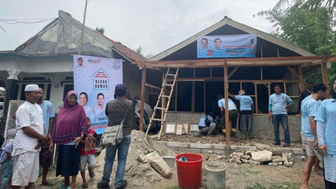 Buruh Sahabat Andra Soni-Dimyati Natakusumah bedah rumah warga