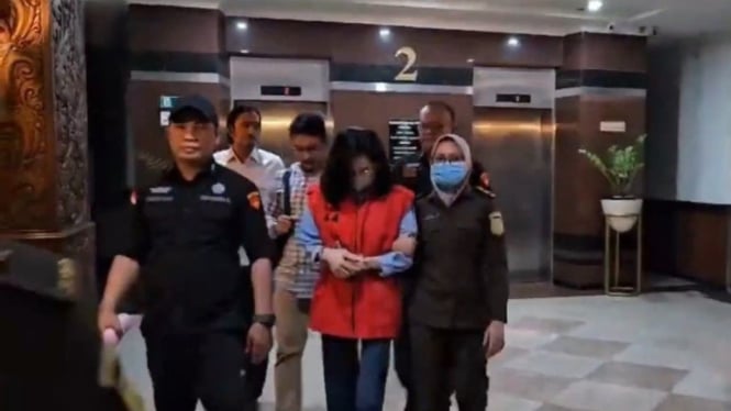 Kejagung menetapkan ibu Ronald Tannur, Meirizka Widjaja (MW) sebagai tersangka