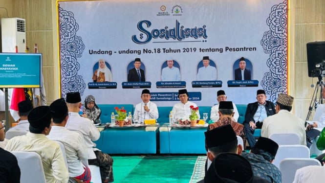 Sosialisasi UU Pesantren di Ponpes Al Kahfi Somalangu Kebumen