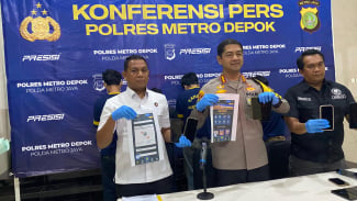 Rumah Kontrakan di Depok Dijadikan Kantor Judi Online, Polisi Ciduk 5 Pelaku